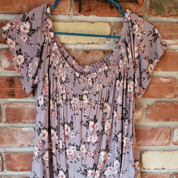AEO Off-the-Shoulder top - Picture 1 of 3